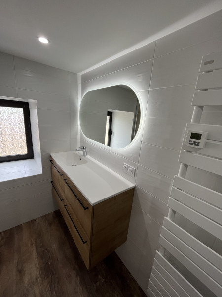 pose meuble de salle de bain.